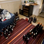 היין מפוזר על הרצפה